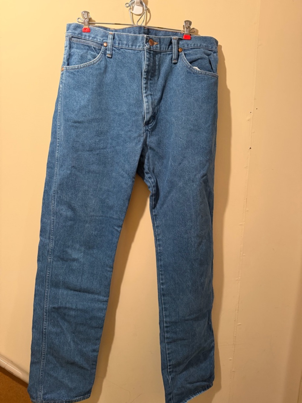 Wrangler Men’s Jeans mid wash size 35x36 - Picture 3 of 4